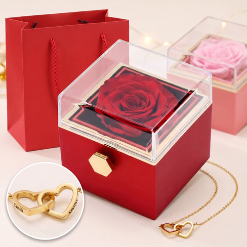 Giro de Amor™ — Rosa preservada con collar de dos corazones grabado